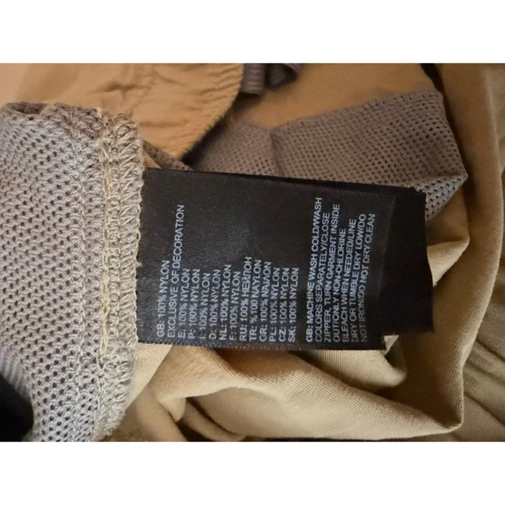 North Face Men's Flash dry tan shorts Size L